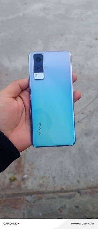Vivo y51s condition 10 by 9 hy no Box no charger Urgently 03230770821 0