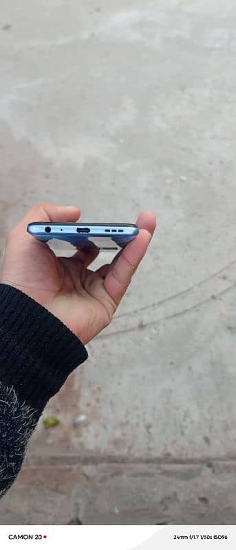Vivo y51s condition 10 by 9 hy no Box no charger Urgently 03230770821 1