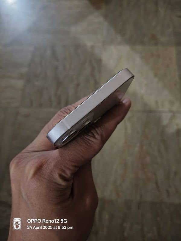 iPhone 13 FACTORY UNLOCKED 3