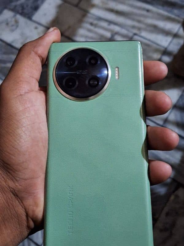 teckno spark 20 pro Plus 8+8,256gb 8