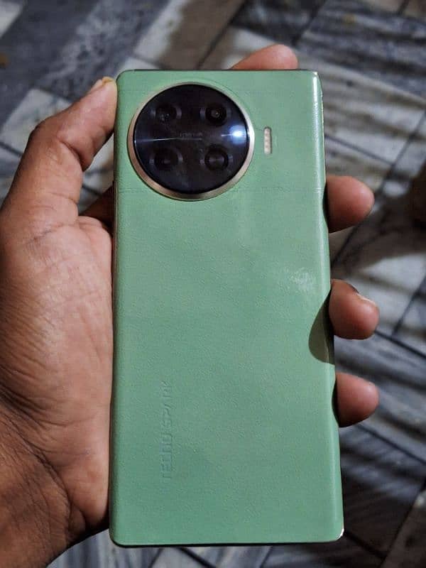 teckno spark 20 pro Plus 8+8,256gb 9