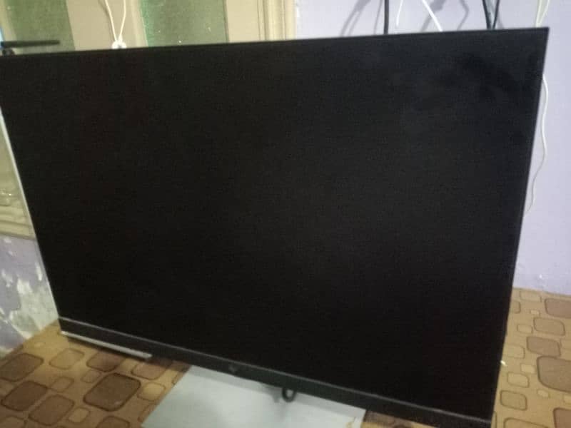 hp lcd monitor 24 inch for computer also use it as TV 3