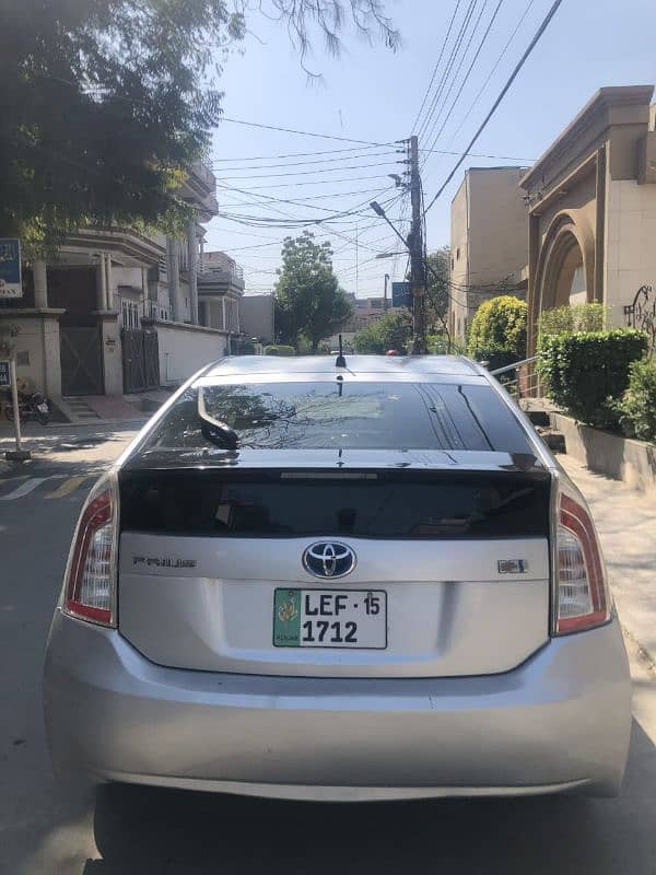 Toyota Prius 2012 1