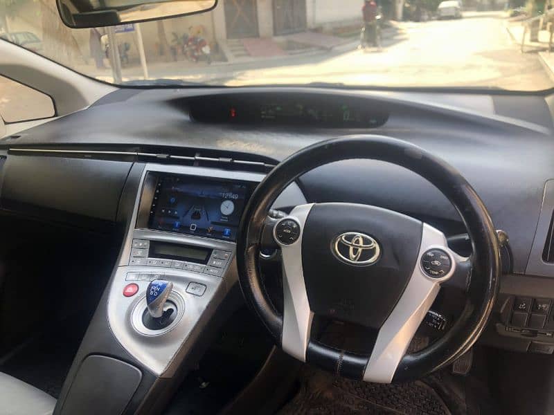 Toyota Prius 2012 4