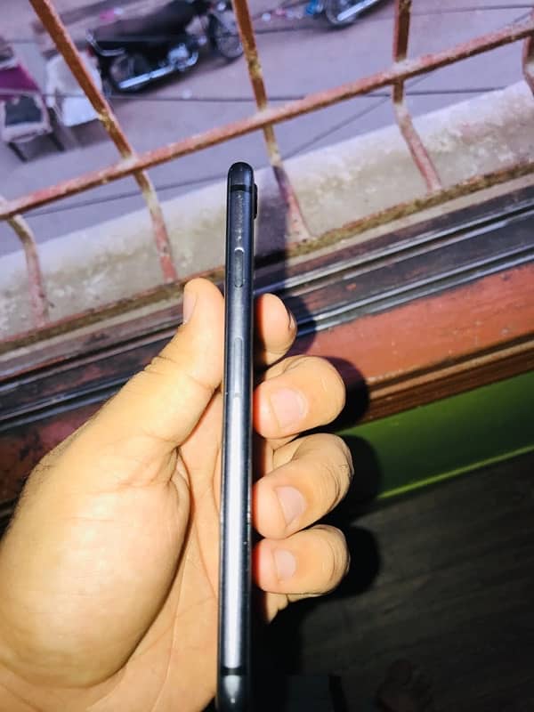IPHONE 8 (Non PTA) 64gb 2
