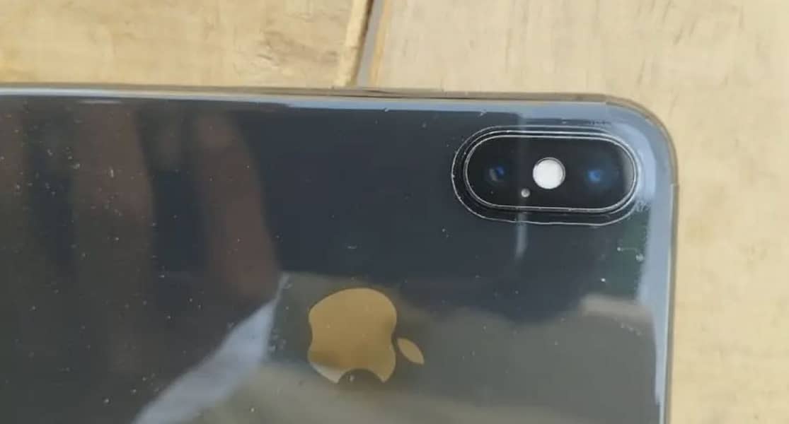 Iphone xs black colour 64 gb condition 10/10 only face id off bh 88% 3
