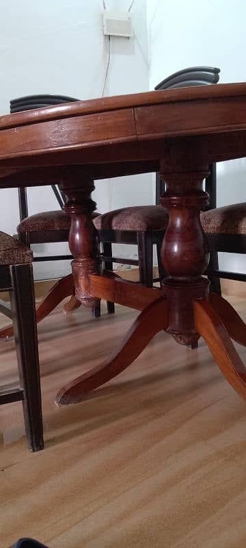 6 chair Dining table in best condition for sale 1