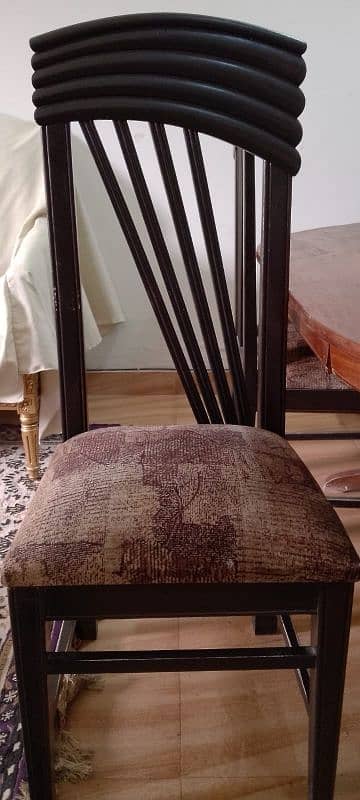 6 chair Dining table in best condition for sale 2