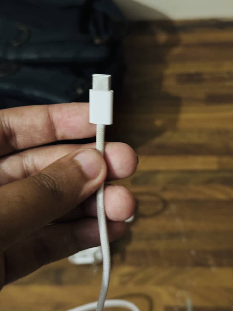 iPhone 15 pro max charger 3