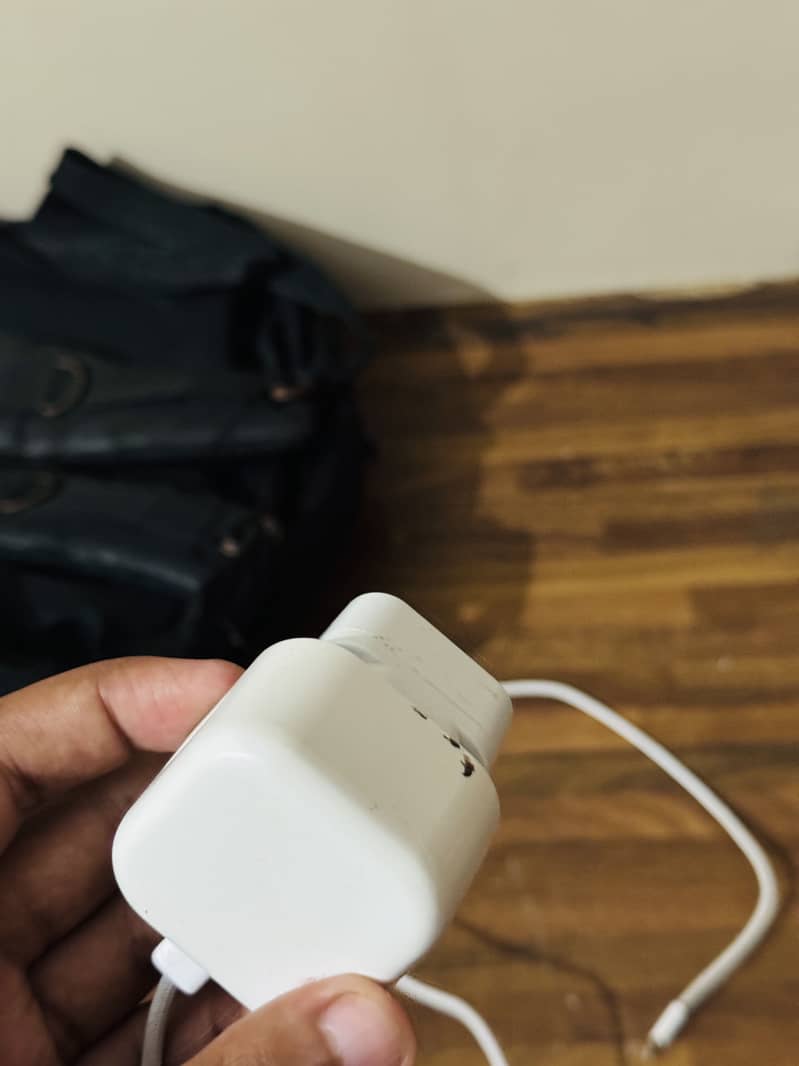 iPhone 15 pro max charger 4