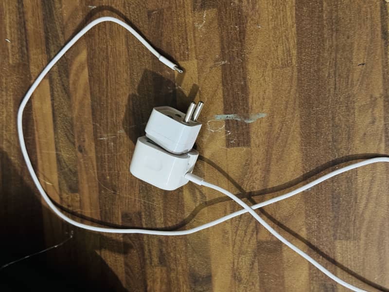 iPhone 15 pro max charger 5