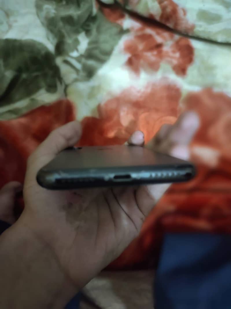 Iphone x non pta 64 gb 10 by 10 battery health 75% 0