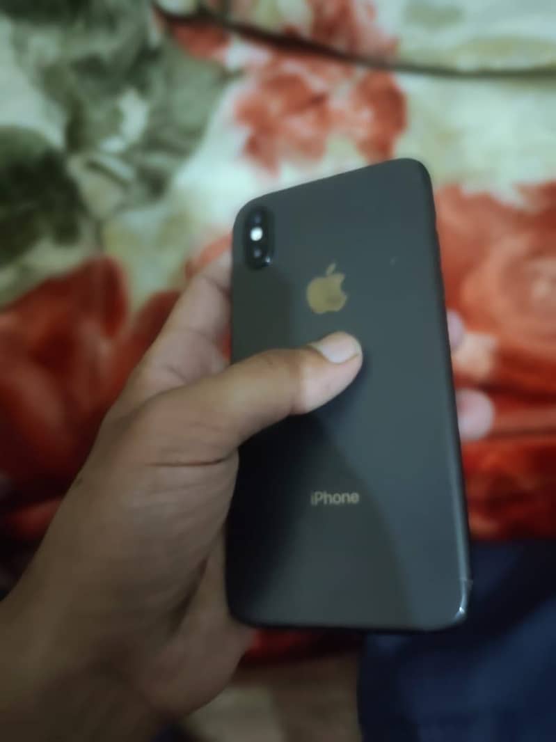 Iphone x non pta 64 gb 10 by 10 battery health 75% 3