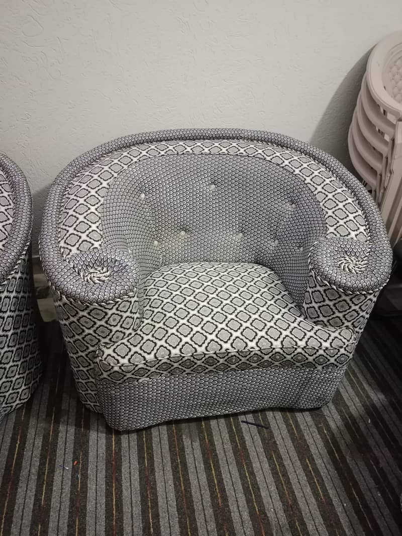 Stylish & Comfy Sofa for Sale – Great Condition 1