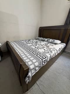 bed set for urgent Sale