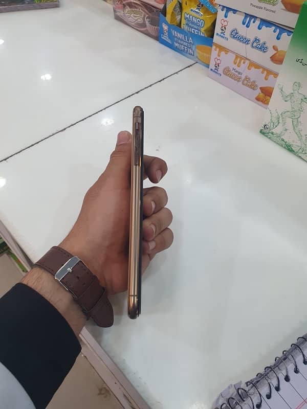 ram&gb. 64.   condition 10/10. Battery health 76. single sim pta prove 4