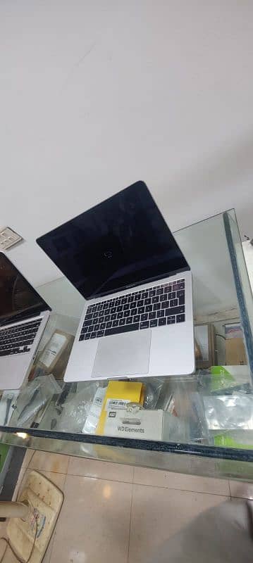 Apple Macbook Pro 2017 3