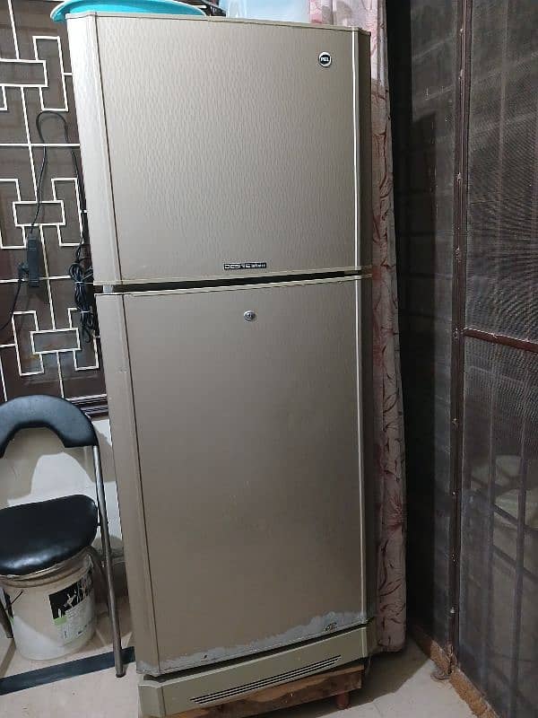 medium size refrigerator 1