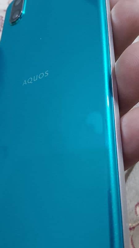 sharp aquos R3 5