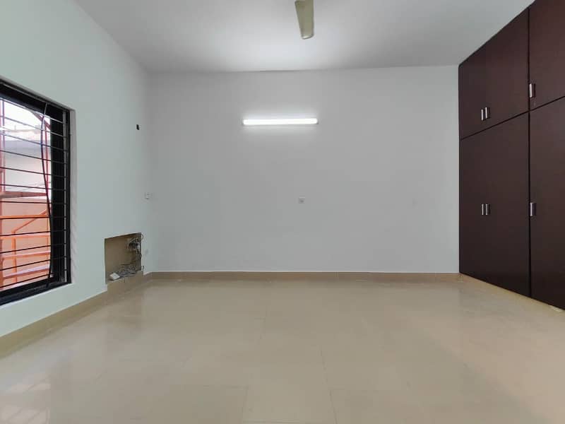 Hot Location 10 Marla Full House Available For Rent in of DHA Phase 1 1