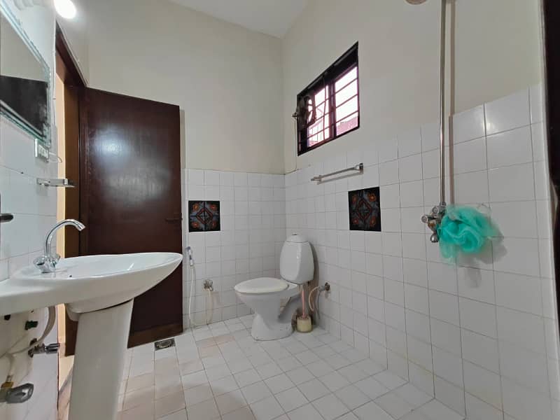 Hot Location 10 Marla Full House Available For Rent in of DHA Phase 1 2