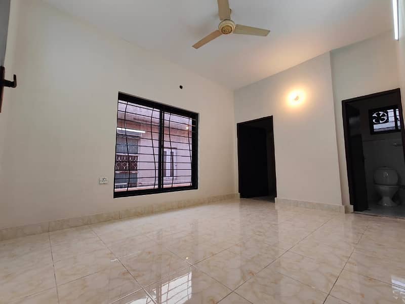 Hot Location 10 Marla Full House Available For Rent in of DHA Phase 1 5