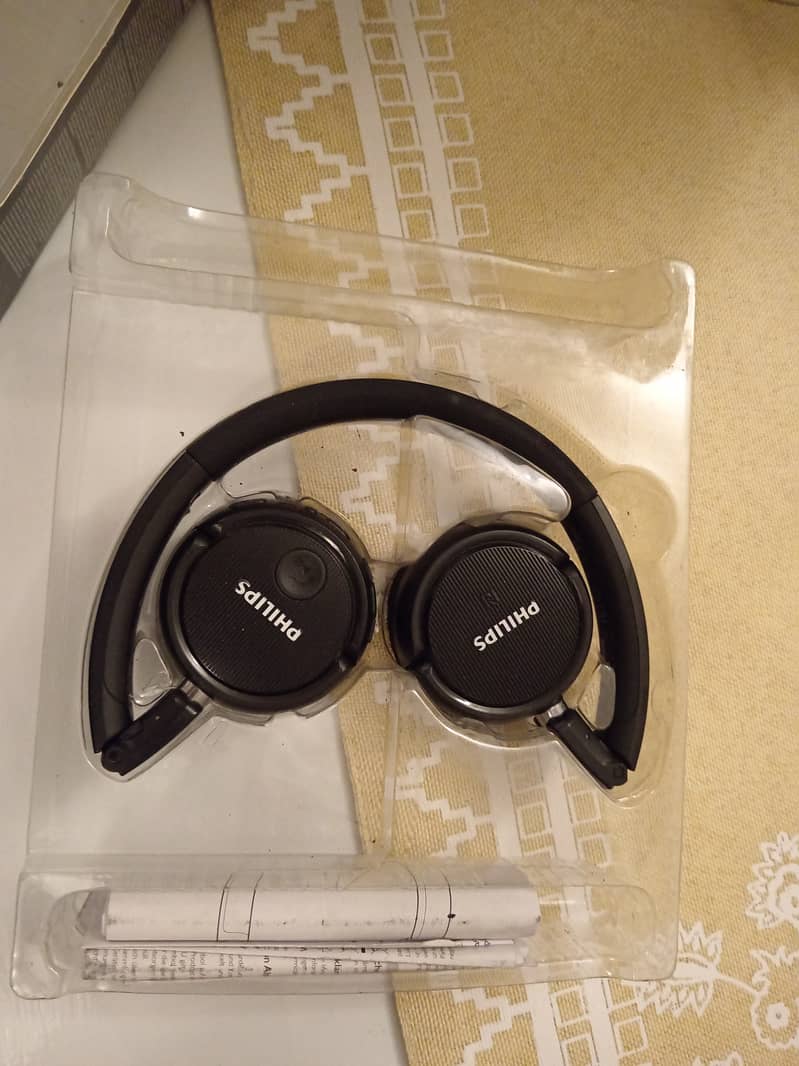 Philips SHB6250 Wireless Clear sound Bluetooth Headphones 2