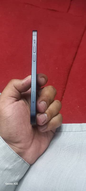 IPhone 12 64GB JVLush Condition 3