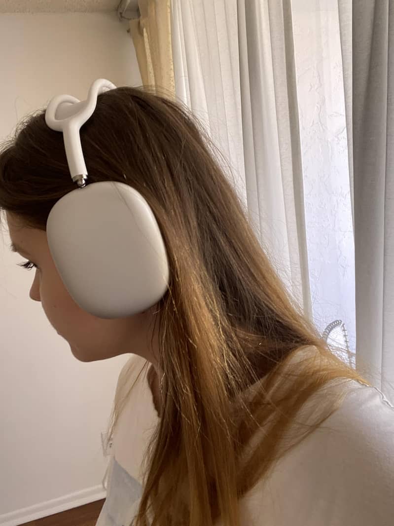 Apple AirPods Max Wireless Over-Ear Headphones, Pro-Level 2