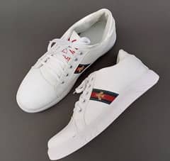 Men's comfortable sports boots,white