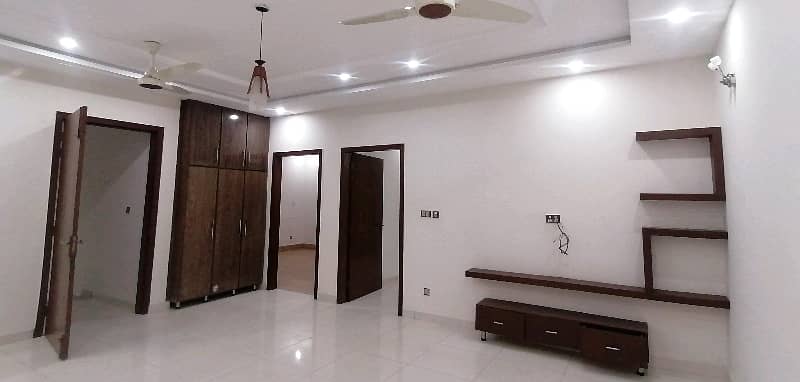 House For Grabs In 2 Kanal Gulberg 0
