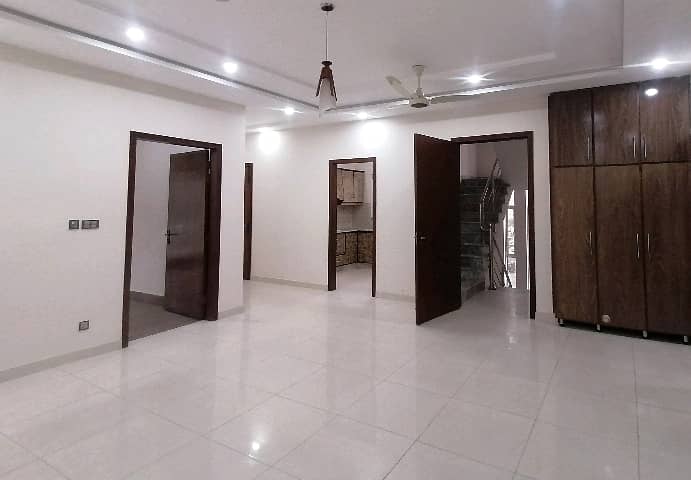 House For Grabs In 2 Kanal Gulberg 1