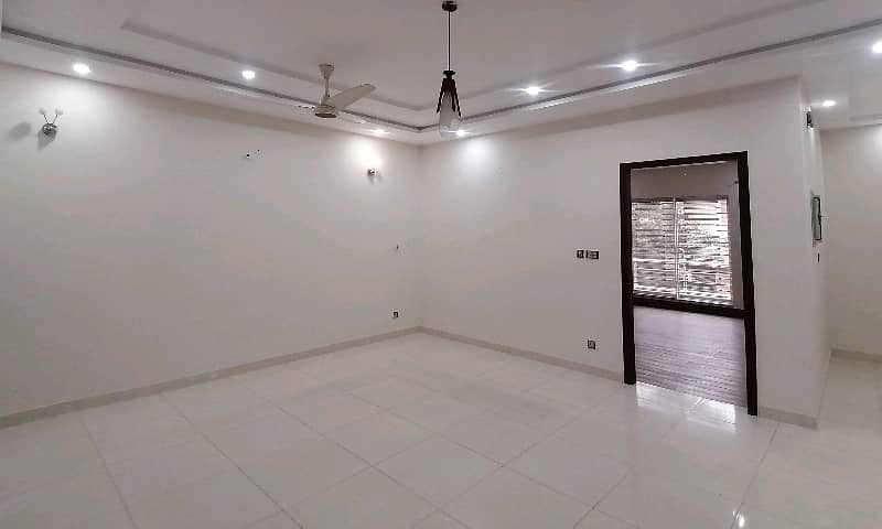 House For Grabs In 2 Kanal Gulberg 2