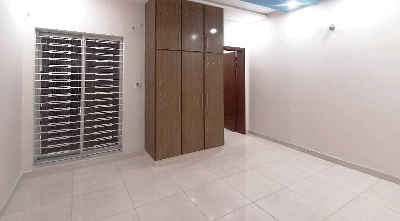 House For Grabs In 2 Kanal Gulberg 3