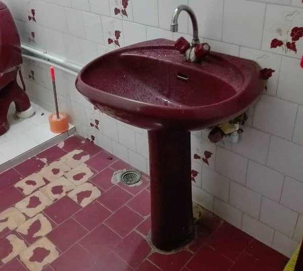 3 Kanal House For Rent In Rs. 850000 Only 4