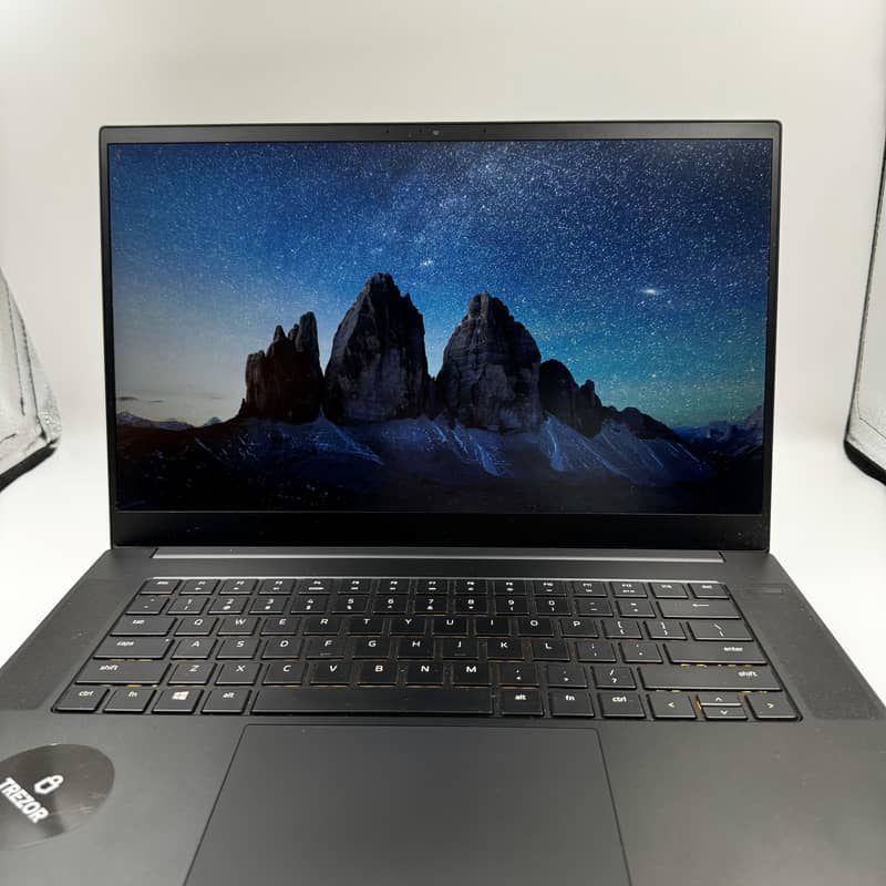 Razer Blade 15 (RTX 2070, 16GB RAM, 500GB SSD) 5