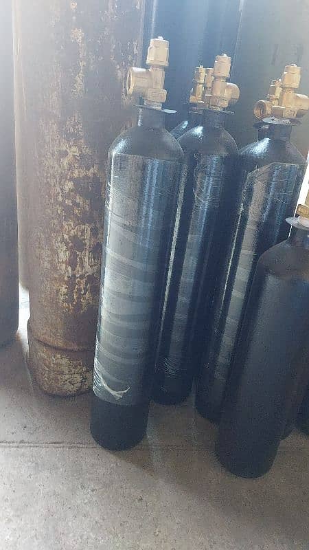 Medical oxygen tanks for sell 4