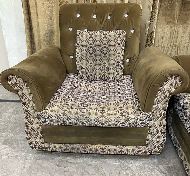 Used Sofa Set is Available 0