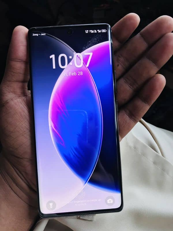 Tecno camon 30s 4
