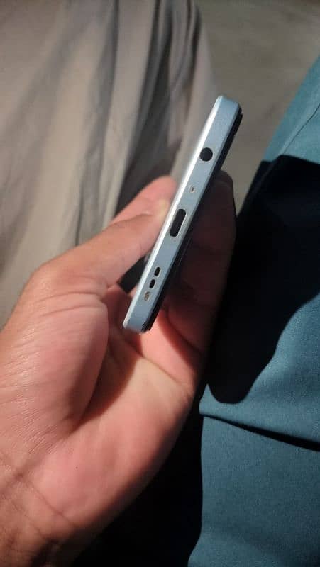 oppo a60 8/256 3