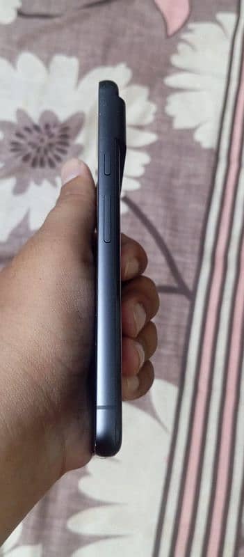 google pixel 8. . . 3