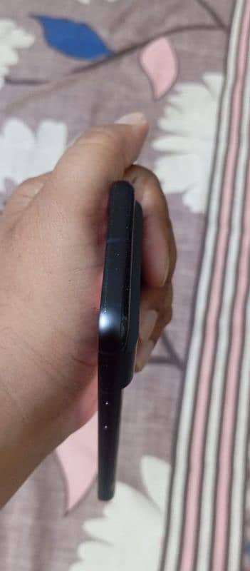 google pixel 8. . . 4
