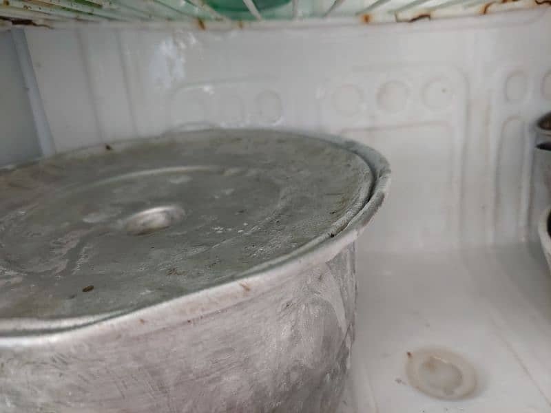 National Fridge Medium size burf b jamtee hai. 7
