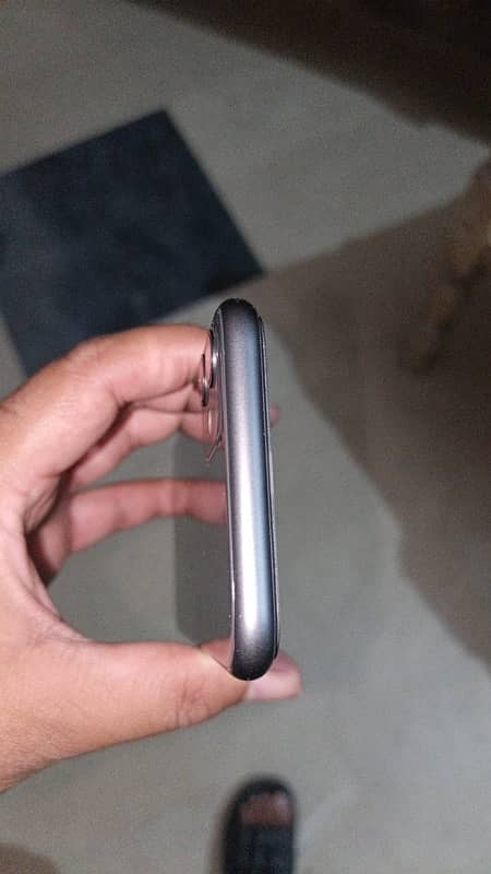 IPHONE 11 64gb ONLY SERIOUS BUYERS EXCHANGE NOT POSSIBLE 2