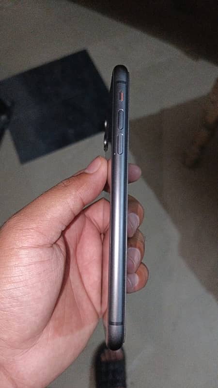 IPHONE 11 64gb ONLY SERIOUS BUYERS EXCHANGE NOT POSSIBLE 3