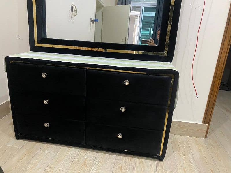 king size bed set and dressing for sale 2