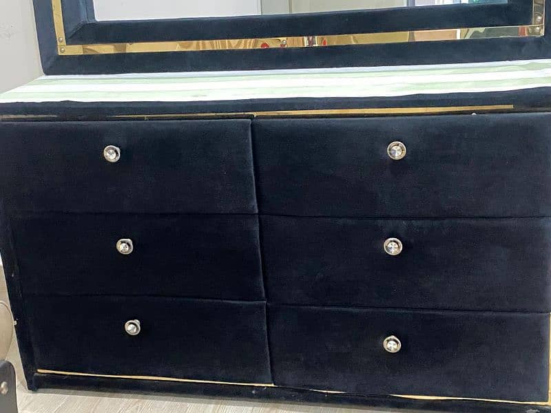 king size bed set and dressing for sale 3