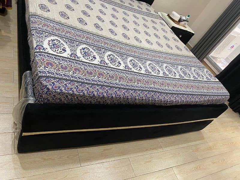 king size bed set and dressing for sale 7