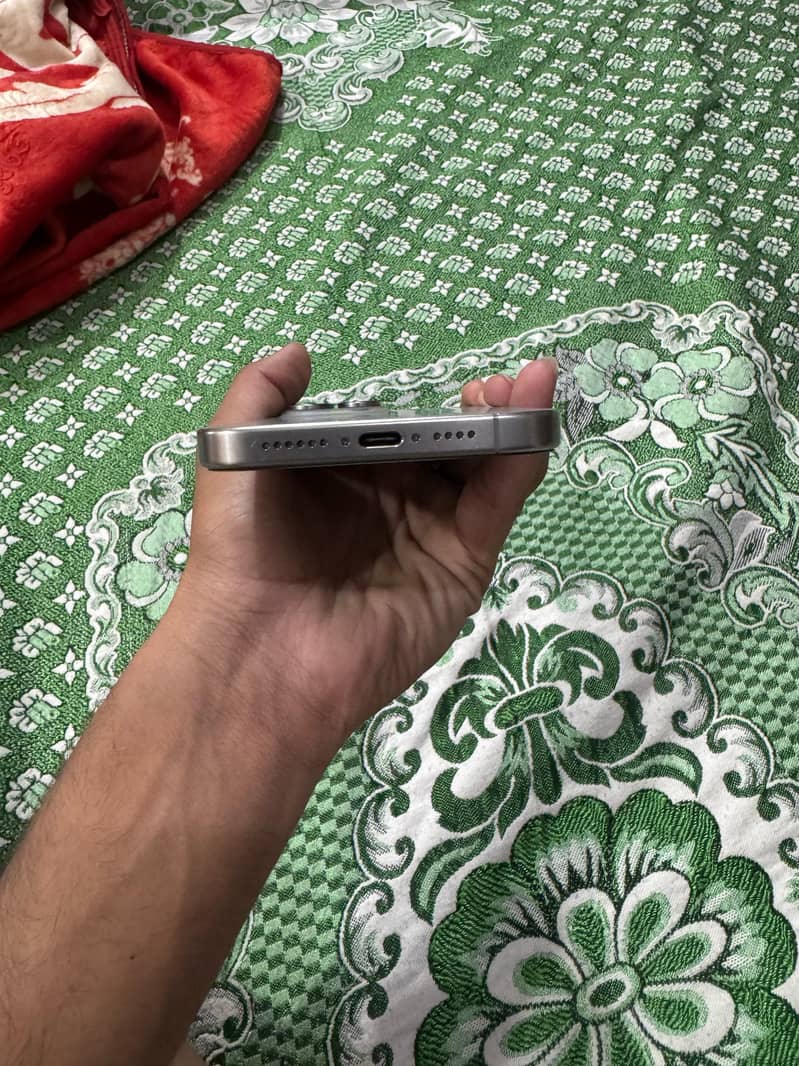 Iphone 15 pro max 6