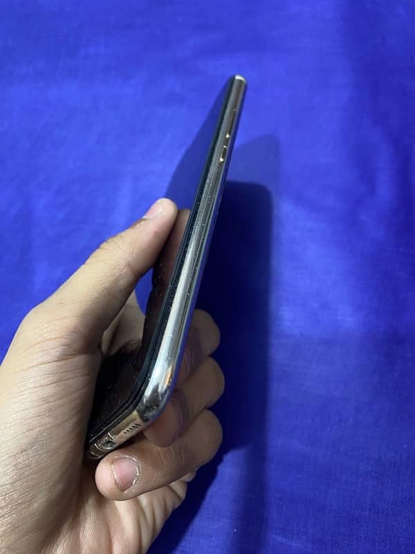 huawei mate 20 lite 6/64 + earbuds 9